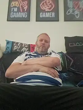 Snapshot of ShyBoy1982 chatting on 19, 10, 2025 ShyBoy1982 online show from 19, 10, 2025