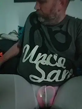 Snapshot of ShyBoy1982 chatting on 16, 11, 2025 ShyBoy1982 online show from 16, 11, 2025