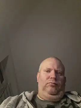 Snapshot of ShyBoy1982 chatting on 20, 12, 2025 ShyBoy1982 online show from 20, 12, 2025