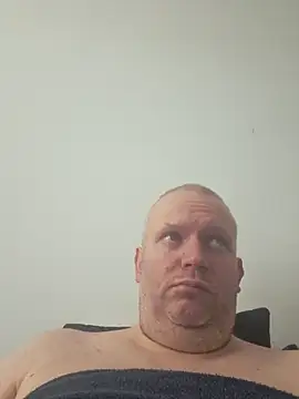 ShyBoy1982 online show from 9, 2, 2026