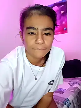 Snapshot of Leslly_ chatting on 13, 1, 2025 Leslly online show from 13, 1, 2025