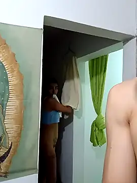 Snapshot of Leslly_ chatting on 27, 1, 2025 Leslly online show from 27, 1, 2025