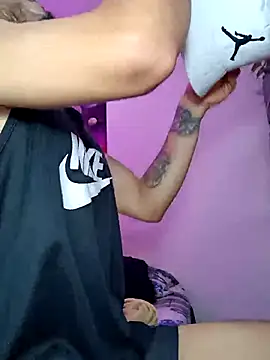 Snapshot of Leslly_ chatting on 25, 2, 2025 Leslly online show from 25, 2, 2025