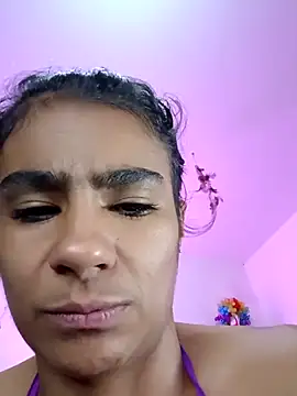 Snapshot of Leslly_ chatting on 18, 3, 2025 Leslly online show from 18, 3, 2025