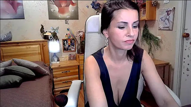 Snapshot of Kendra_Mom chatting on 28, 11, 2025 Kendra Mom online show from 28, 11, 2025