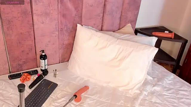 SelenaGmez online show from 3, 2, 2026