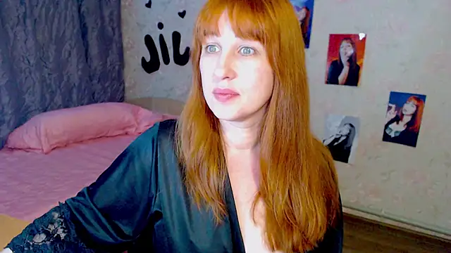 Snapshot of JillStevens chatting on 8, 2, 2025 JillStevens online show from 8, 2, 2025