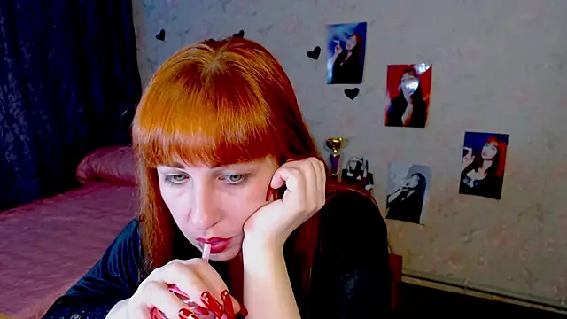 Snapshot of JillStevens chatting on 12, 3, 2025 JillStevens online show from 12, 3, 2025