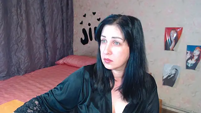Snapshot of JillStevens chatting on 6, 10, 2025 JillStevens online show from 6, 10, 2025