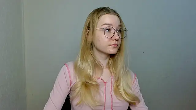 Snapshot of cindi_hot chatting on 23, 11, 2025 cindi hot online show from 23, 11, 2025