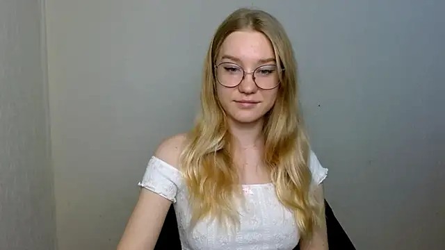 Snapshot of cindi_hot chatting on 24, 11, 2025 cindi hot online show from 24, 11, 2025