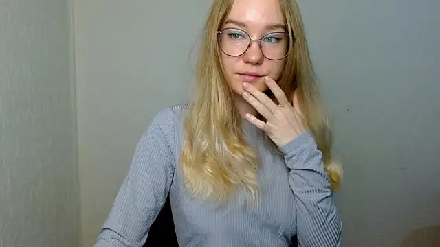 Snapshot of cindi_hot chatting on 29, 11, 2025 cindi hot online show from 29, 11, 2025