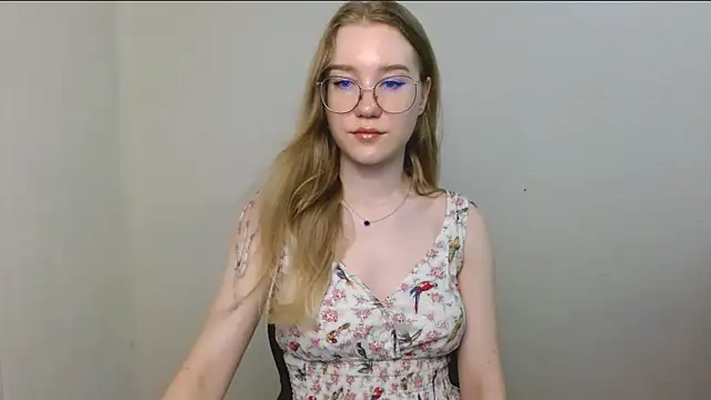 Snapshot of cindi_hot chatting on 7, 8, 2026 cindi hot online show from 7, 8, 2026