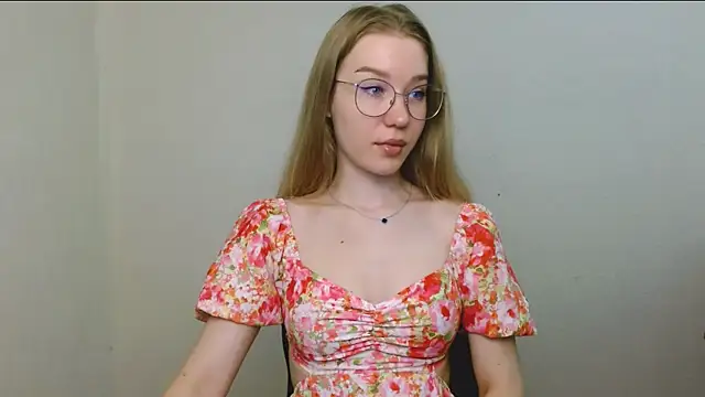 Snapshot of cindi_hot chatting on 9, 8, 2026 cindi hot online show from 9, 8, 2026