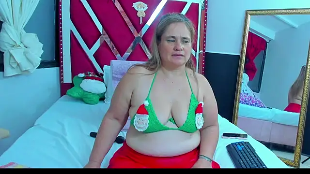 Snapshot of AnyelaGitanaMature chatting on 24, 12, 2024 AnyelaGitanaMature online show from 24, 12, 2024