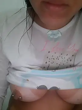 Snapshot of AmandaS2k chatting on 12, 11, 2025 AmandaS2k online show from 12, 11, 2025