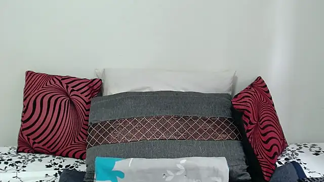 Snapshot of massiveme38 chatting on 18, 11, 2025 massiveme38 online show from 18, 11, 2025