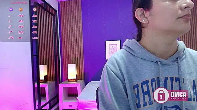 Snapshot of alina_martinelli chatting on 24, 9, 2025 alina martinelli online show from 24, 9, 2025