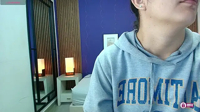 Snapshot of alina_martinelli chatting on 26, 9, 2025 alina martinelli online show from 26, 9, 2025