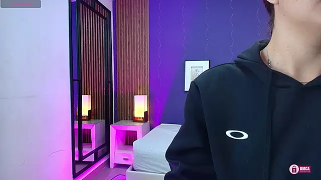 Snapshot of alina_martinelli chatting on 4, 10, 2025 alina martinelli online show from 4, 10, 2025