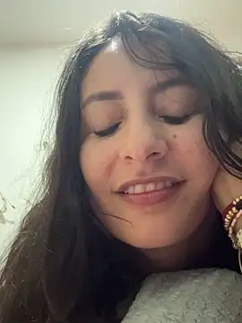 Snapshot of alina_martinelli chatting on 14, 10, 2025 alina martinelli online show from 14, 10, 2025