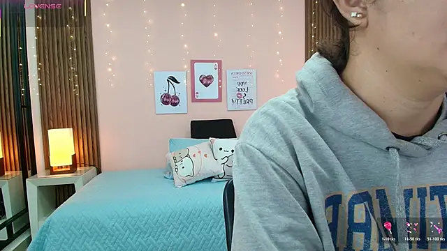 Snapshot of alina_martinelli chatting on 5, 12, 2025 alina martinelli online show from 5, 12, 2025