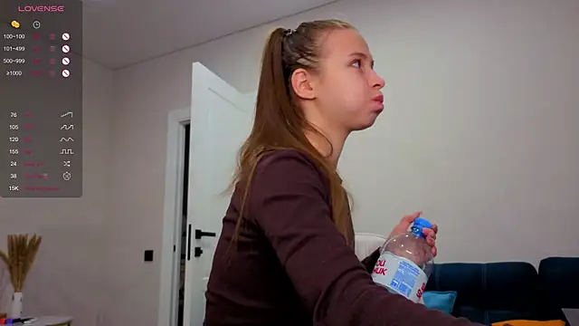 Snapshot of Dream_emma chatting on 25, 11, 2025 Dream emma online show from 25, 11, 2025