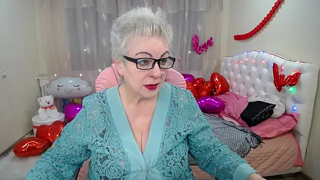 KayleSmoll online show from 7, 2, 2025