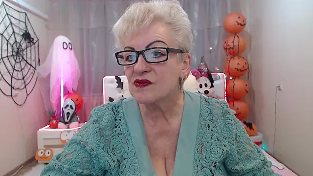 KayleSmoll online show from 18, 10, 2025