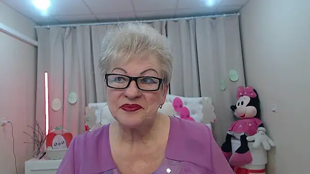 KayleSmoll online show from 7, 4, 2026