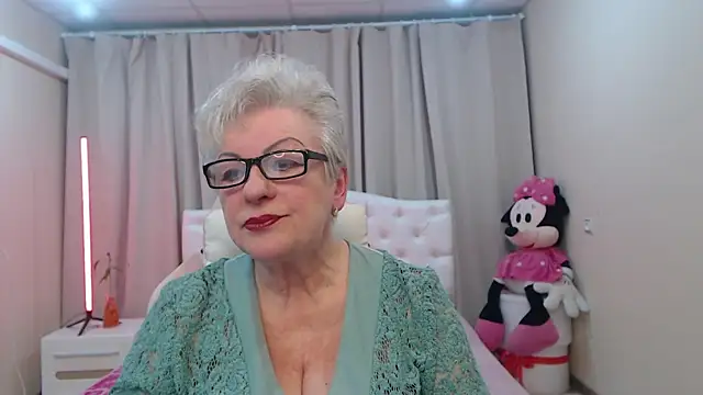 Snapshot of KayleSmoll chatting on 27, 4, 2026 KayleSmoll online show from 27, 4, 2026