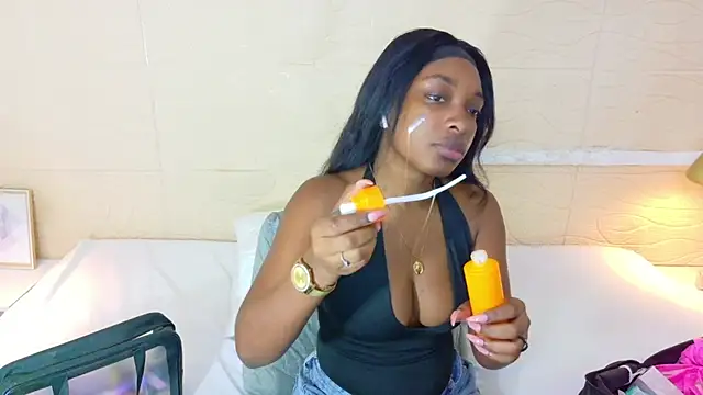 Shamiraa moore online show from 18, 10, 2025