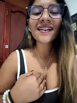 Snapshot of Sofythom1 chatting on 6, 5, 2026 Sofythom1 online show from 6, 5, 2026