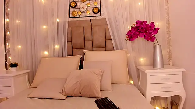 MarianaSanz online show from 12, 12, 2024