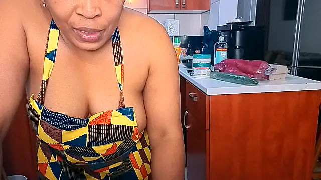 Snapshot of GiantBootyMilf chatting on 23, 9, 2025 GiantBootyMilf online show from 23, 9, 2025