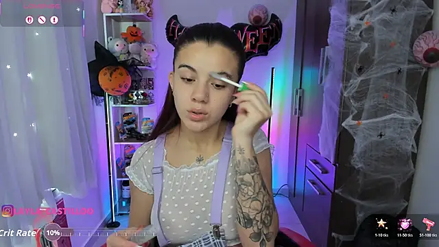 Snapshot of Layla_castilloo chatting on 3, 11, 2025 Layla castilloo online show from 3, 11, 2025