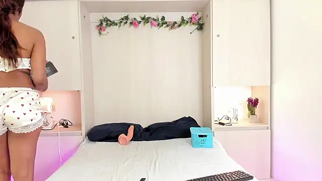 Snapshot of KendallRosse1 chatting on 1, 12, 2025 KendallRosse1 online show from 1, 12, 2025