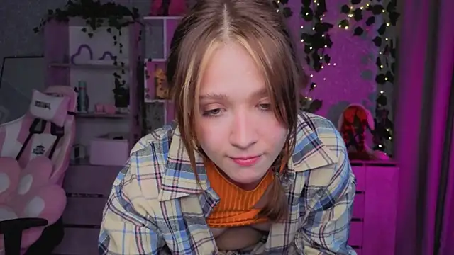 Snapshot of luna_cross chatting on 11, 4, 2026 luna cross online show from 11, 4, 2026