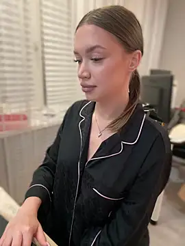 Snapshot of bunnyrich chatting on 9, 10, 2025 bunnyrich online show from 9, 10, 2025