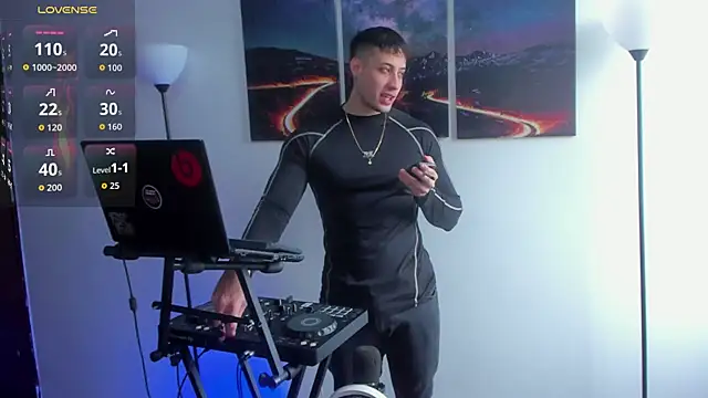 Snapshot of matt_saill chatting on 8, 11, 2025 matt saill online show from 8, 11, 2025