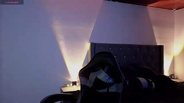 Snapshot of cristal_hilton_10 chatting on 19, 11, 2025 cristal hilton 10 online show from 19, 11, 2025