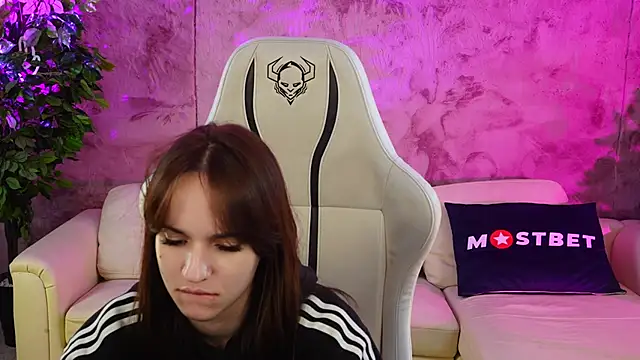 Snapshot of Brendi054 chatting on 11, 1, 2025 Brendi054 online show from 11, 1, 2025