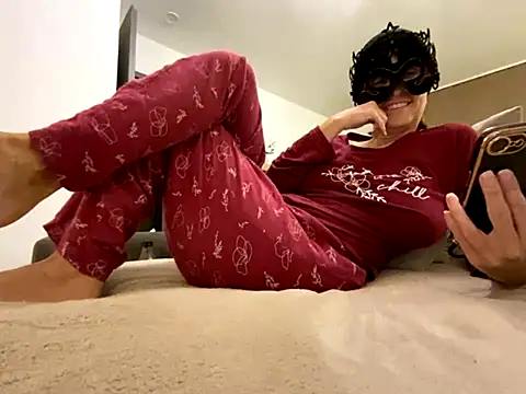 Snapshot of Marilou1983 chatting on 10, 11, 2025 Marilou1983 online show from 10, 11, 2025