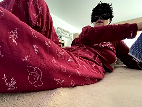 Snapshot of Marilou1983 chatting on 2, 12, 2025 Marilou1983 online show from 2, 12, 2025