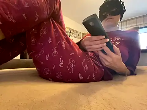 Snapshot of Marilou1983 chatting on 19, 12, 2025 Marilou1983 online show from 19, 12, 2025