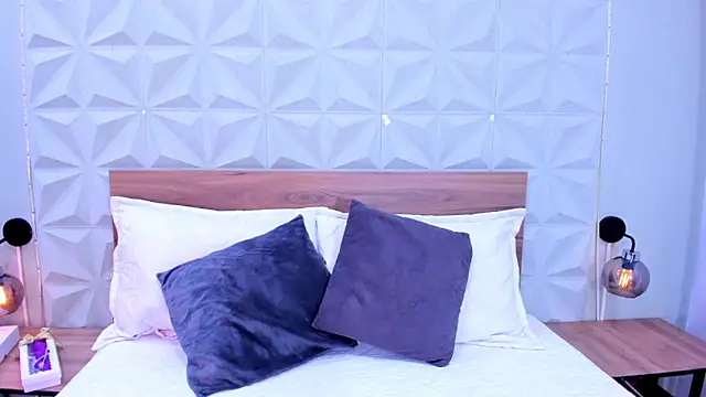 Stacey white  online show from 26, 11, 2025