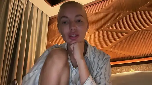 Snapshot of aestetick chatting on 29, 11, 2025 aestetick online show from 29, 11, 2025