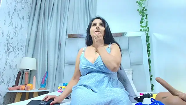 Snapshot of _Marcela__ chatting on 23, 10, 2025 Marcela online show from 23, 10, 2025