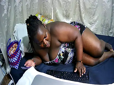 Snapshot of happy_sonia chatting on 28, 10, 2025 happy sonia online show from 28, 10, 2025