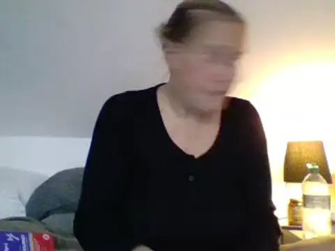 Snapshot of scrummymummy2 chatting on 14, 9, 2025 scrummymummy2 online show from 14, 9, 2025